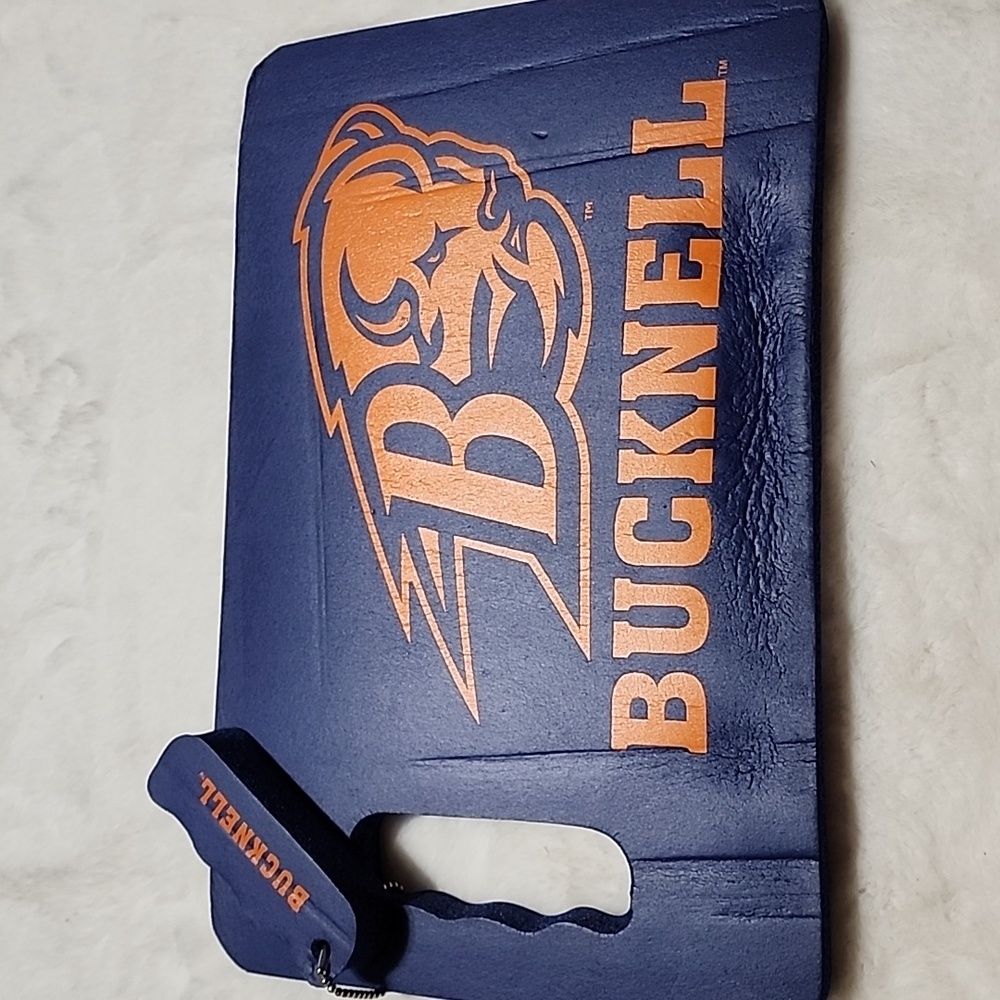 BUCKNELL  FOAM KNEELING CUSHION.